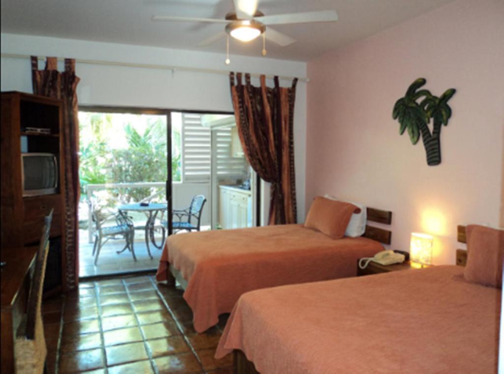 Caribbean Paradise Inn Grace Bay Quarto foto