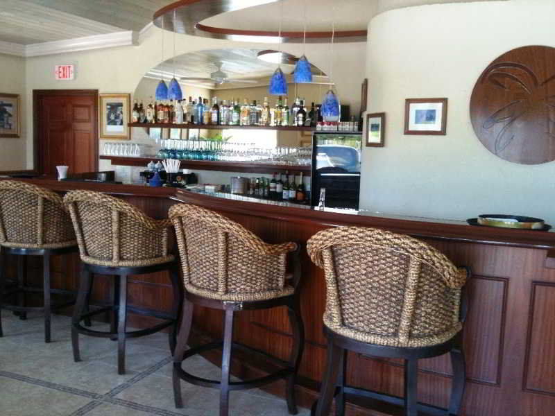 Caribbean Paradise Inn Grace Bay Exterior foto